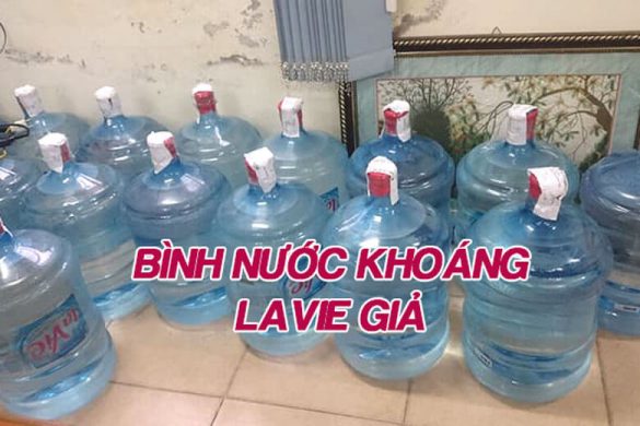 Bình nước khoáng Lavie Giả